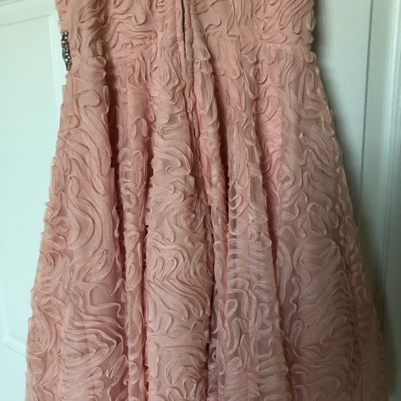 Dress - Picture 6 of 6